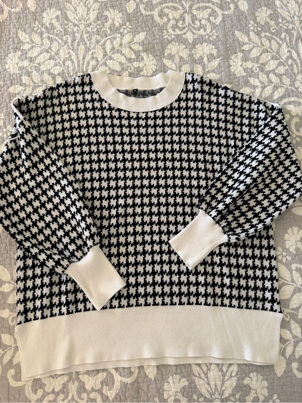 Amazon Houndstooth Crewneck Sweater - Black & White